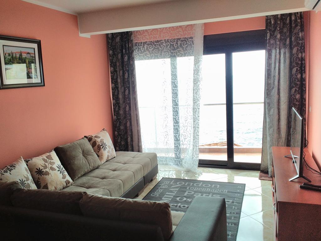 Apartment Sea Space Dobra Voda Exteriér fotografie